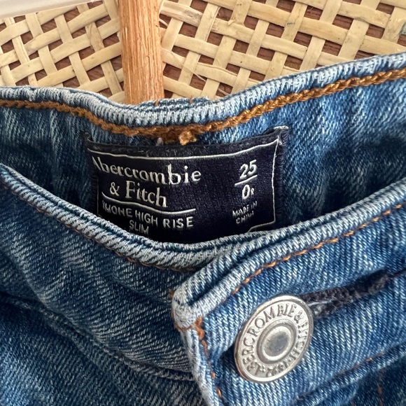 Abercrombie High Rise Jeans - Picture 2 of 3